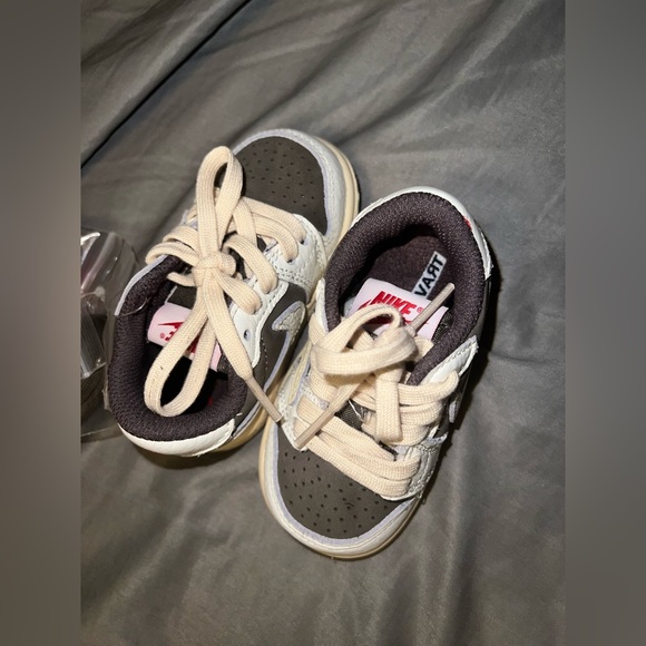 Authentic toddler Travis Scott’s - Picture 4 of 5